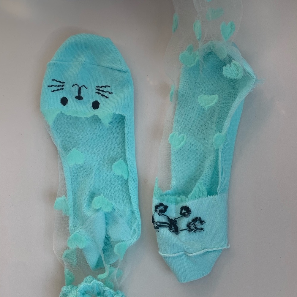 Mint Cat Toe Heart Frilly Socks